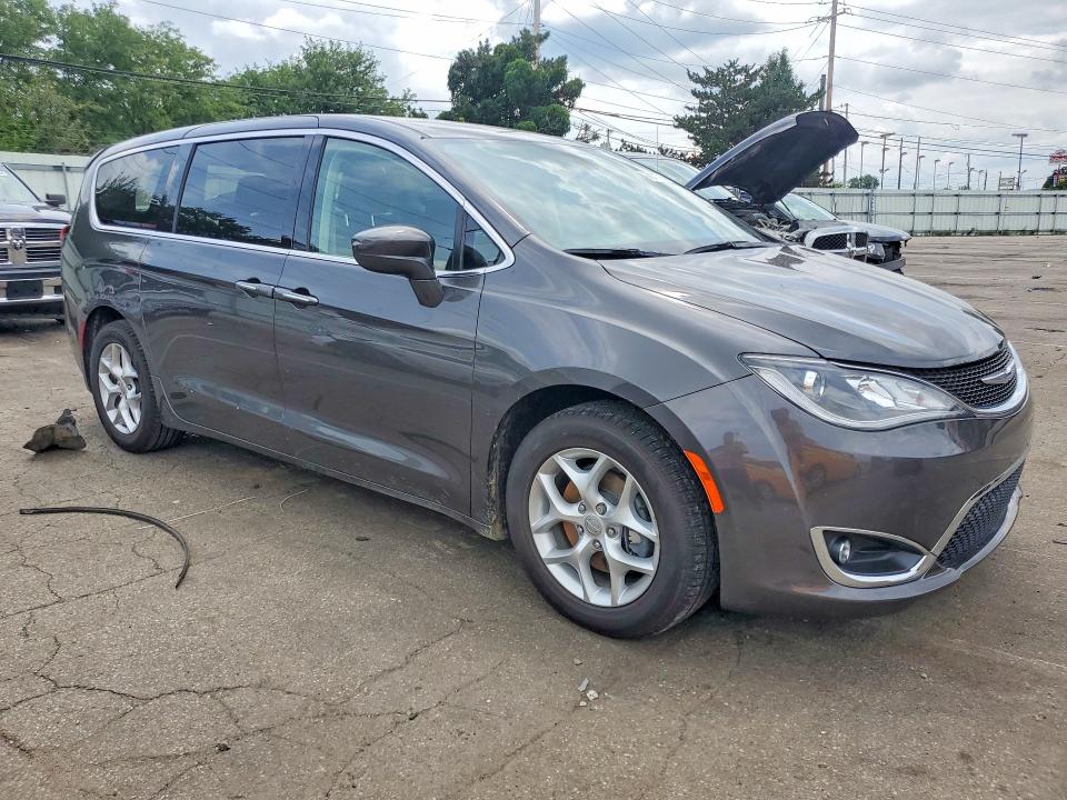 Продажа на аукционе авто 2018 Chrysler Pacifica, vin: 2C4RC1FG9JR122985, номер лота: 60047766