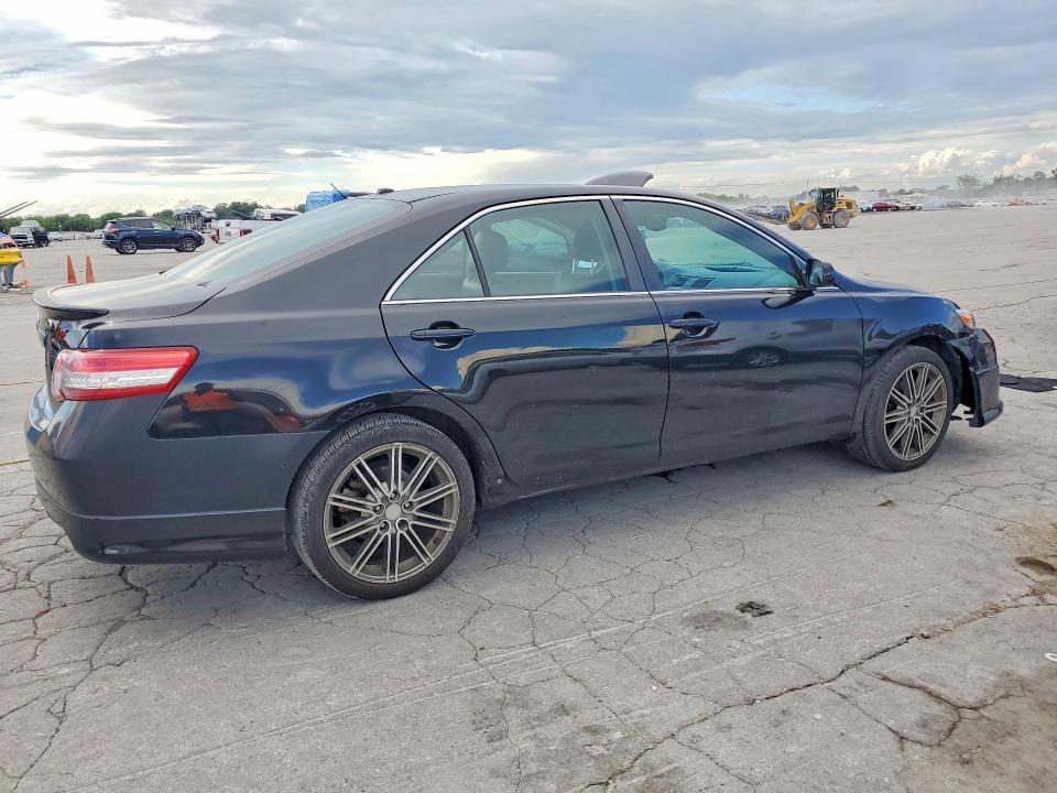 2010 Toyota Camry მანქანა იყიდება აუქციონზე, vin: 4T1BK3EK2AU100444, აუქციონის ნომერი: 61103476