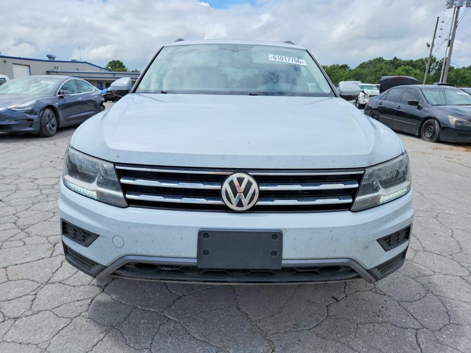 Продажа на аукционе авто 2018 Volkswagen Tiguan, vin: 3VV3B7AX4JM104681, номер лота: 61017756