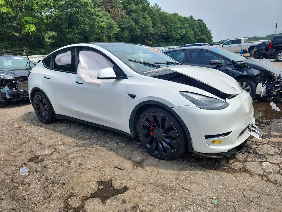 62300156 :رقم المزاد ، 7SAYGDEF6NF438360 vin ، 2022 Tesla Model Y مزاد بيع