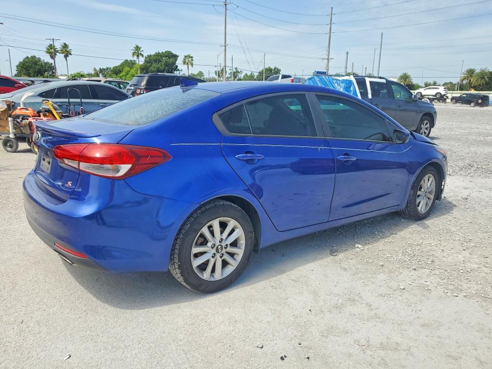 61050516 :رقم المزاد ، 3KPFL4A76HE115595 vin ، 2017 Kia Forte مزاد بيع