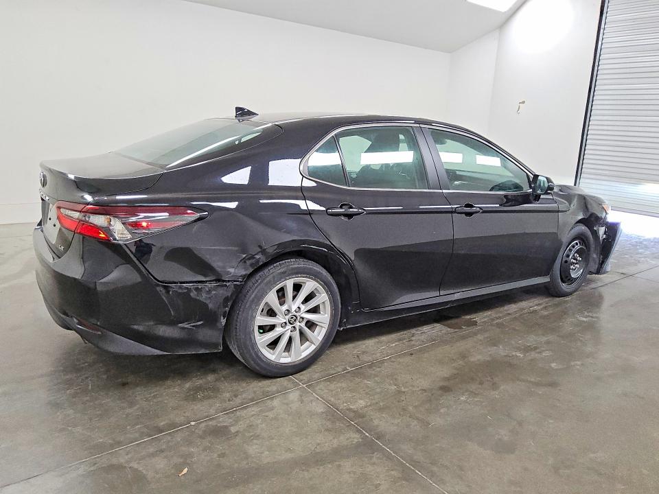 59105576 :رقم المزاد ، 4T1C11AK4RU869489 vin ، 2024 Toyota Camry مزاد بيع