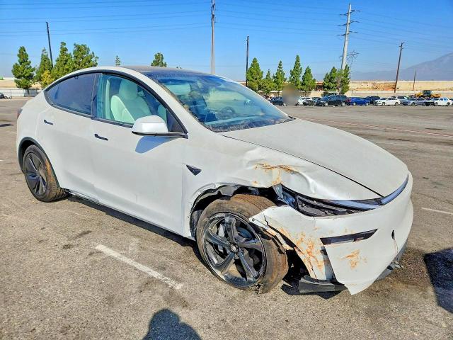 62797266 :رقم المزاد ، 7SAYGDEE8TF391191 vin ، 2026 Tesla Model Y مزاد بيع