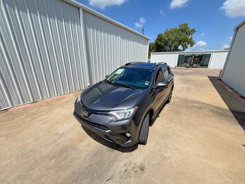 2017 Toyota Rav4 მანქანა იყიდება აუქციონზე, vin: JTMWFREV8HJ711890, აუქციონის ნომერი: 61814086