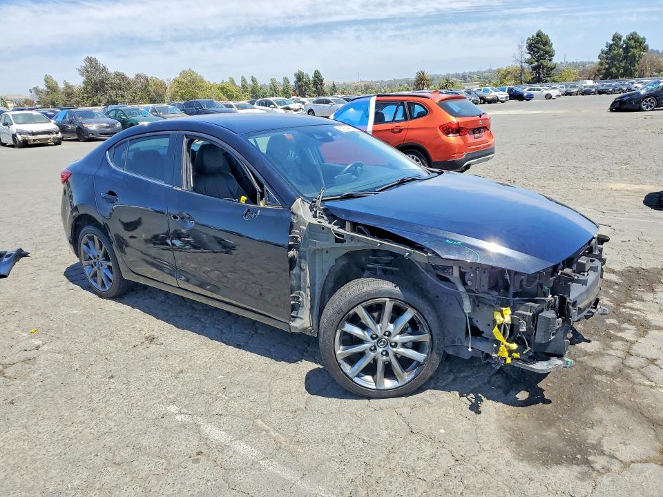 2018 Mazda 3 მანქანა იყიდება აუქციონზე, vin: 3MZBN1V30JM253723, აუქციონის ნომერი: 59644056