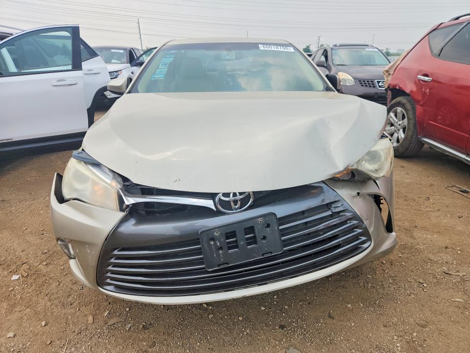 60018706 :رقم المزاد ، 4T4BF1FK6FR450518 vin ، 2015 Toyota Camry مزاد بيع