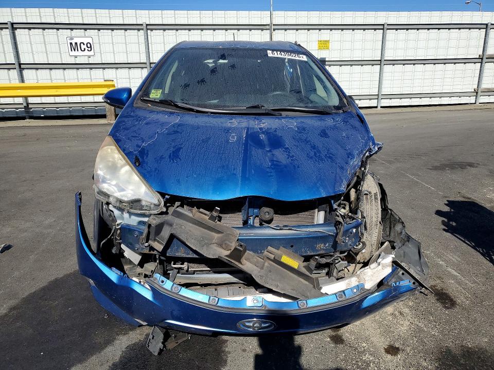 Продажа на аукционе авто 2012 Toyota Prius C, vin: JTDKDTB32C1527638, номер лота: 61439626