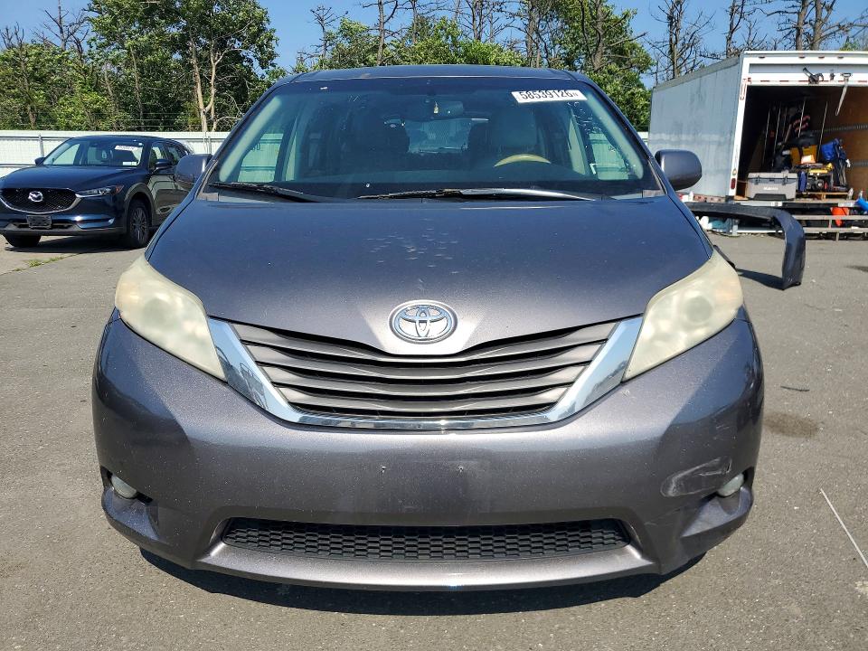 58539126 :رقم المزاد ، 5TDYK3DC7BS066127 vin ، 2011 Toyota Sienna مزاد بيع