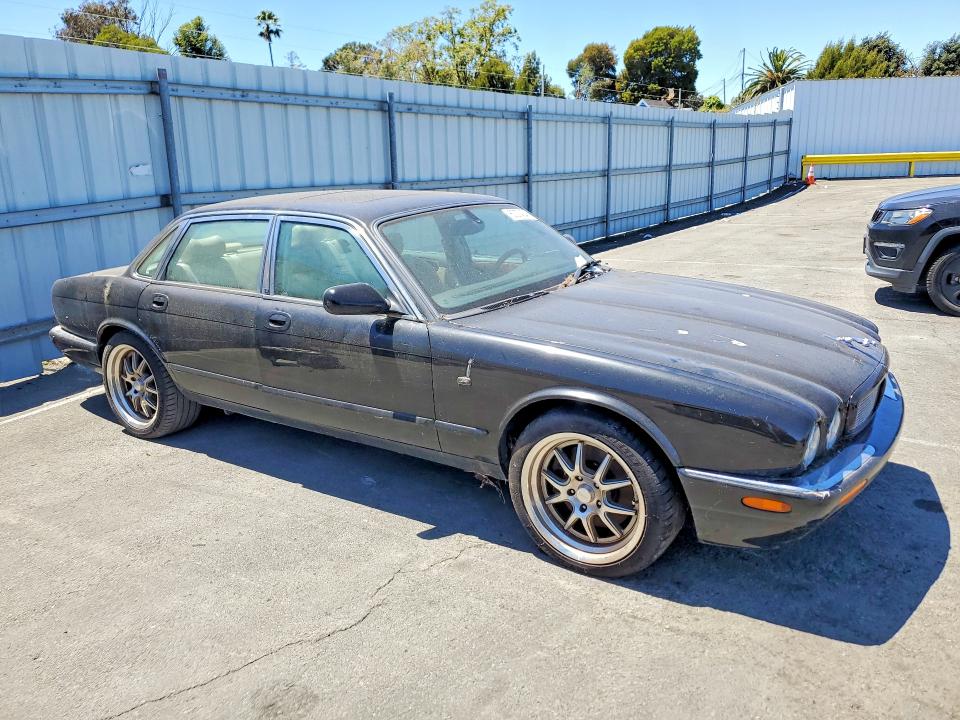 60274346 :رقم المزاد ، SAJDA15B32MF42532 vin ، 2002 Jaguar Xjr مزاد بيع