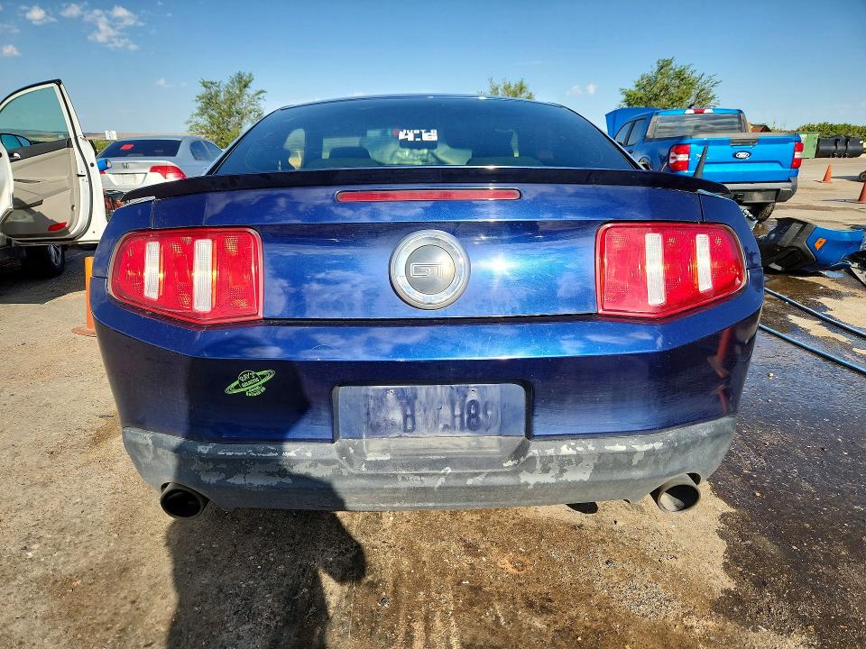 61435646 :رقم المزاد ، 1ZVBP8CH7A5117516 vin ، 2010 Ford Mustang مزاد بيع