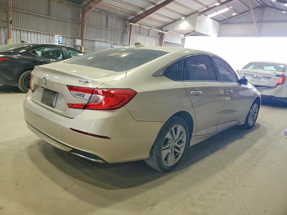 63339756 :رقم المزاد ، 1HGCV1F13JA123924 vin ، 2018 Honda Accord مزاد بيع