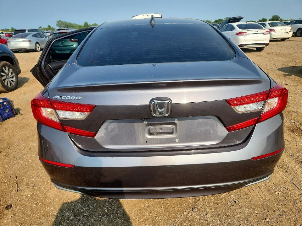 Продажа на аукционе авто 2018 Honda Accord, vin: 1HGCV1F67JA190960, номер лота: 63112736