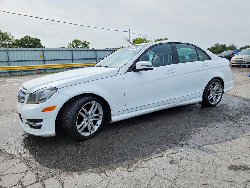 2013 Mercedes-benz C მანქანა იყიდება აუქციონზე, vin: WDDGF4HB3DR245389, აუქციონის ნომერი: 62535096