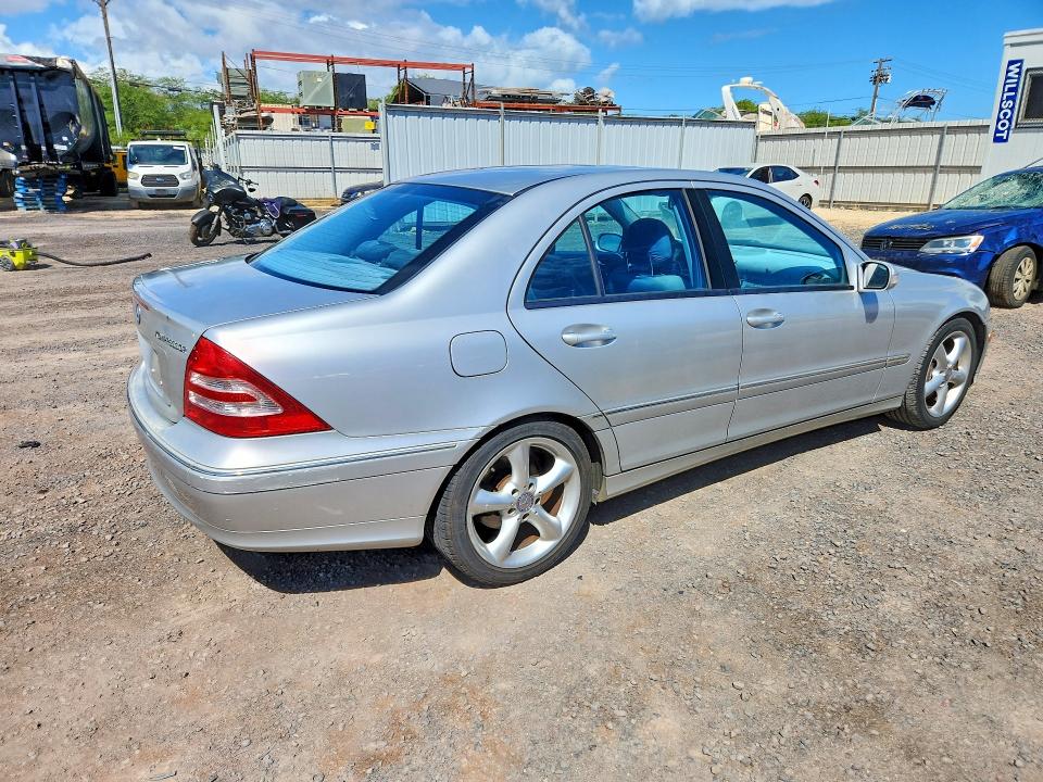 Продажа на аукционе авто 2004 Mercedes-benz C, vin: WDBRF40J04F517581, номер лота: 61569936
