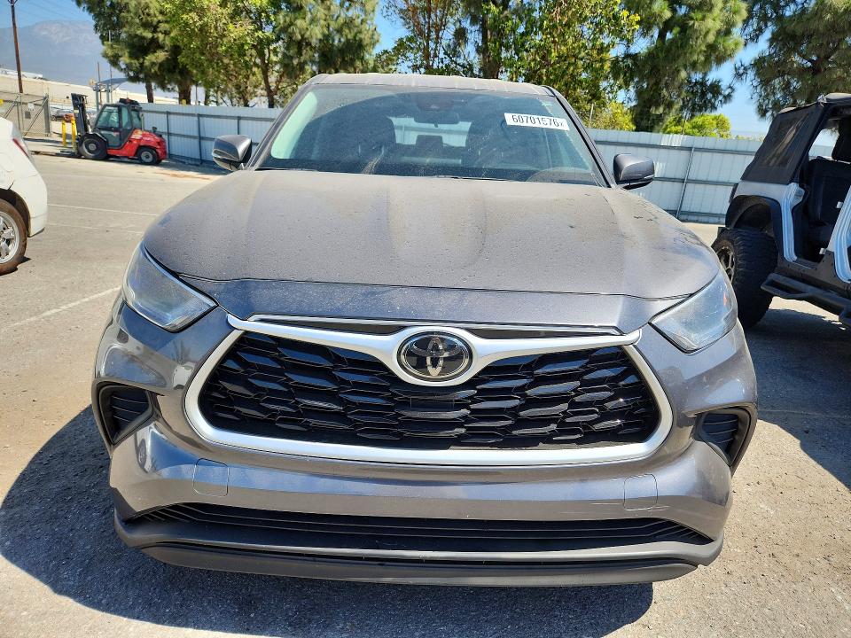 60701576 :رقم المزاد ، 5TDCZRAH1MS039999 vin ، 2021 Toyota Highlander مزاد بيع