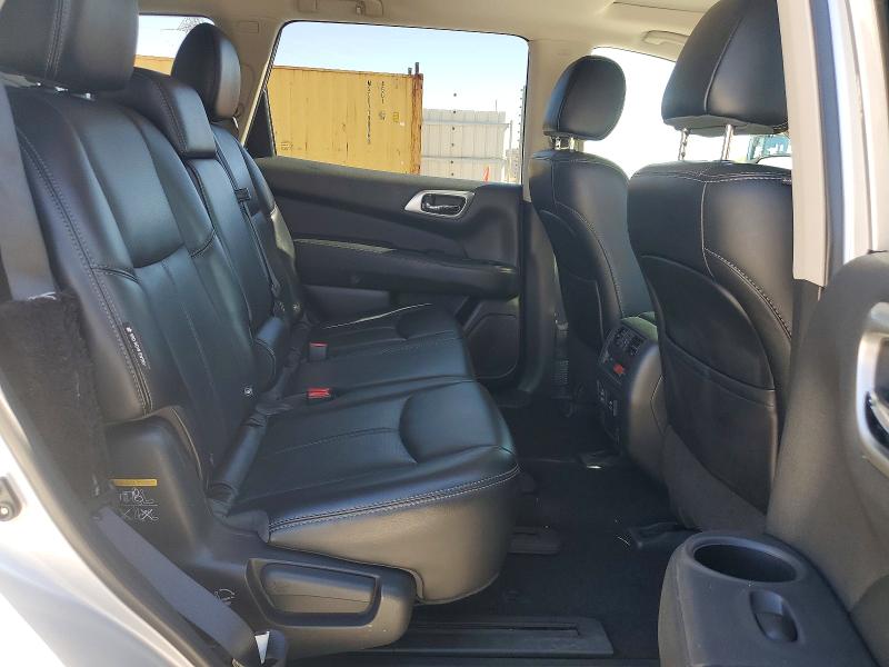 60211046 :رقم المزاد ، 5N1DR2MN4JC638062 vin ، 2018 Nissan Pathfinder مزاد بيع