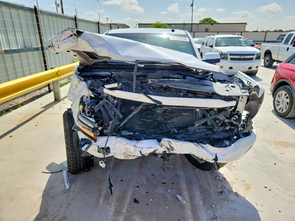 2018 Chevrolet Silverado მანქანა იყიდება აუქციონზე, vin: 3GCUKREC2JG408323, აუქციონის ნომერი: 61153296
