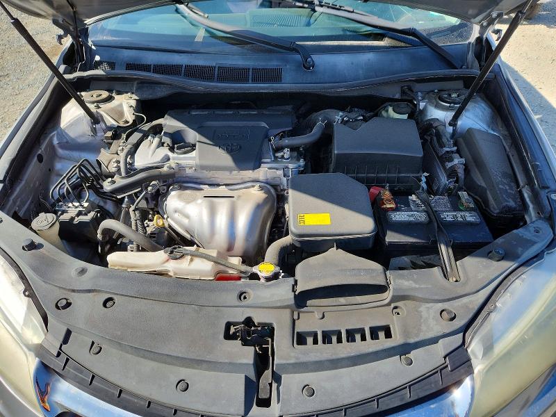60512496 :رقم المزاد ، 4T4BF1FK4FR500929 vin ، 2015 Toyota Camry مزاد بيع