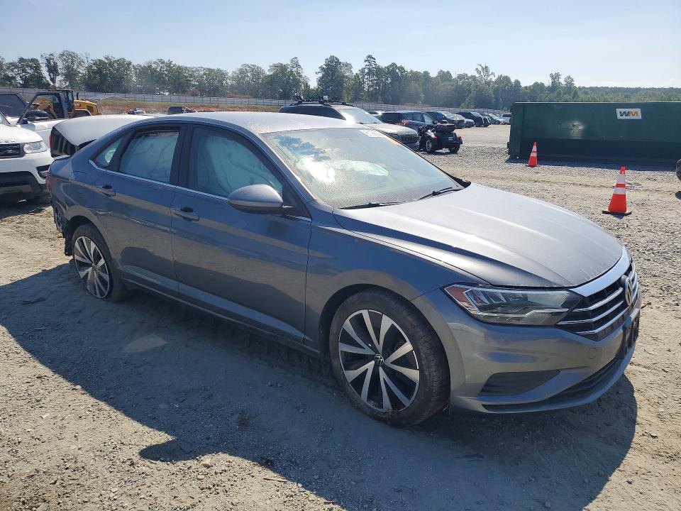61186226 :رقم المزاد ، 3VWN57BU2KM090359 vin ، 2019 Volkswagen Jetta مزاد بيع
