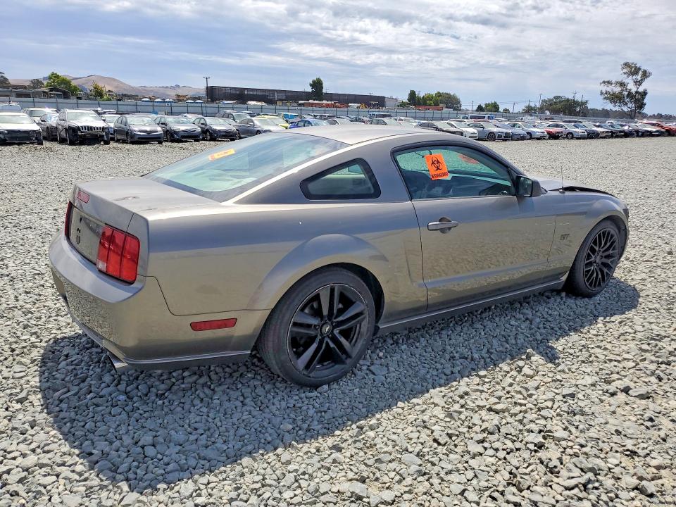 2005 Ford Mustang მანქანა იყიდება აუქციონზე, vin: 1ZVFT82H055190246, აუქციონის ნომერი: 76296615