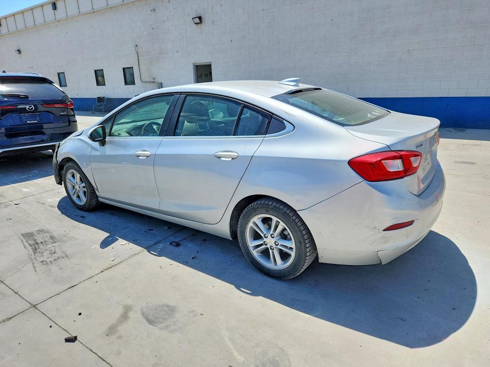 Продаж на аукціоні авто 2018 Chevrolet Cruze, vin: 1G1BE5SM5J7238886, номер лоту: 62718526