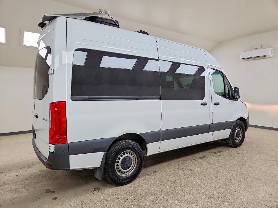 61164606 :رقم المزاد ، W1Z4KFHY4RP737240 vin ، 2024 Mercedes-benz Sprinter مزاد بيع