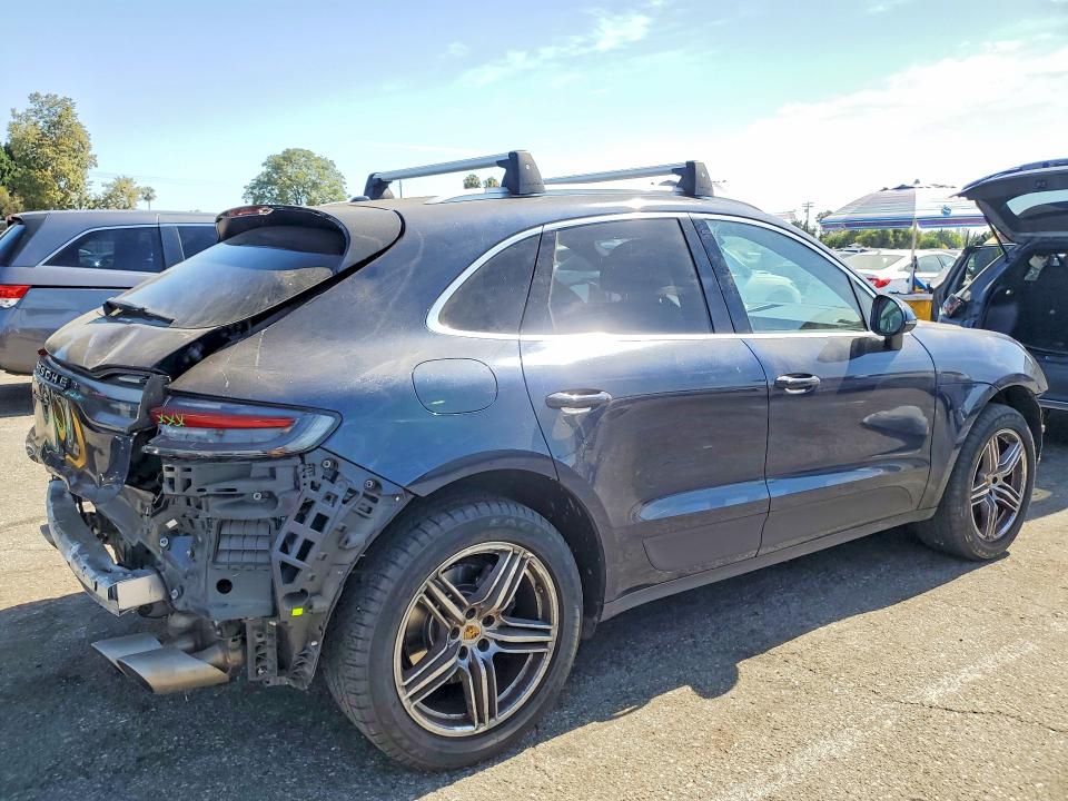 60178336 :رقم المزاد ، WP1AB2A5XLLB37629 vin ، 2020 Porsche Macan مزاد بيع