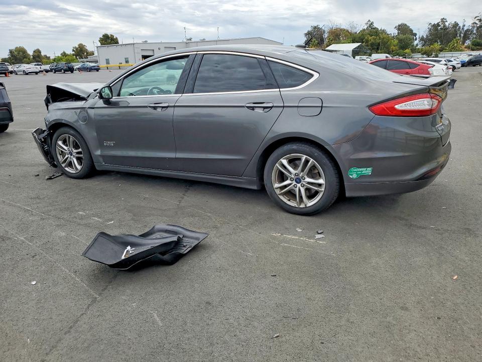 60522556 :رقم المزاد ، 3FA6P0SU4GR241808 vin ، 2016 Ford Fusion مزاد بيع
