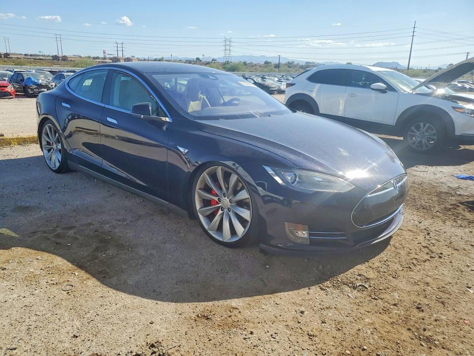 Продажа на аукционе авто 2015 Tesla Model S, vin: 5YJSA1H21FFP69795, номер лота: 59398486