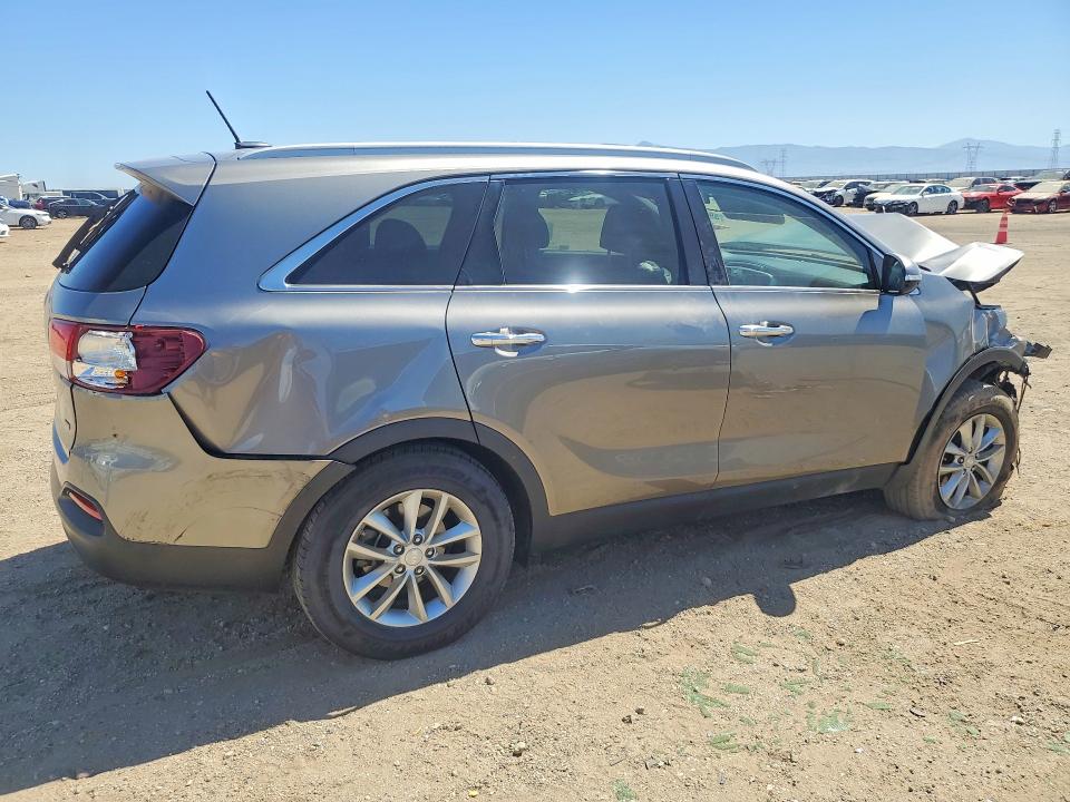 59868996 :رقم المزاد ، 5XYPG4A31HG217623 vin ، 2017 Kia Sorento مزاد بيع