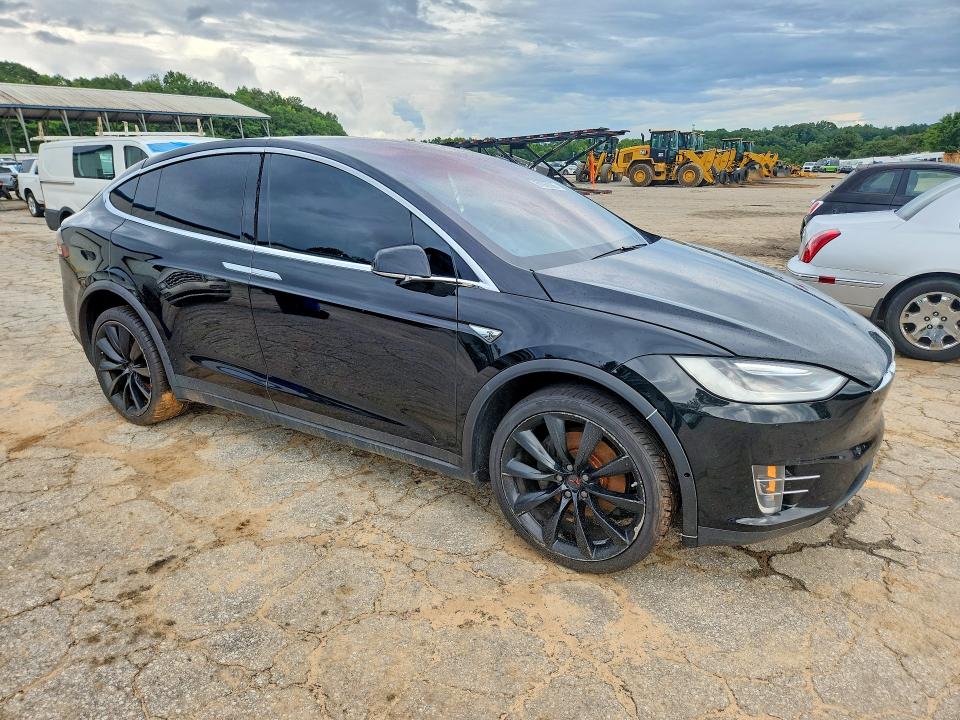 61060596 :رقم المزاد ، 5YJXCAE28GF002368 vin ، 2016 Tesla Model X مزاد بيع