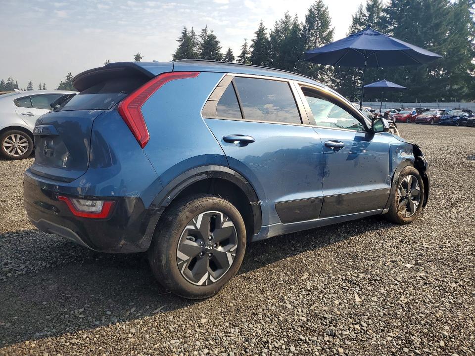 61877766 :رقم المزاد ، KNDCT3L12P5036912 vin ، 2023 Kia Niro مزاد بيع