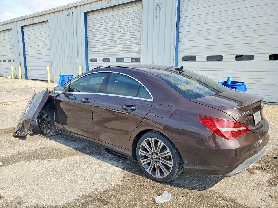 61219016 :رقم المزاد ، WDDSJ4EB1JN567870 vin ، 2018 Mercedes-benz Cla مزاد بيع