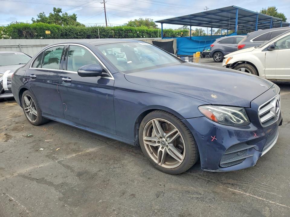 59321426 :رقم المزاد ، WDDZF4JB9JA456769 vin ، 2018 Mercedes-benz E مزاد بيع