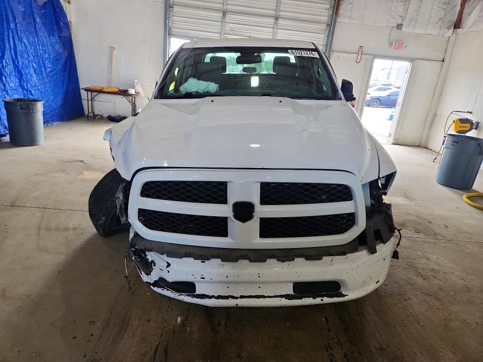 61521276 :رقم المزاد ، 3C6RR7KT6HG675489 vin ، 2017 Ram 1500 مزاد بيع