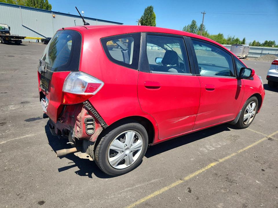 60001306 :رقم المزاد ، JHMGE8H33DC070558 vin ، 2013 Honda Fit مزاد بيع