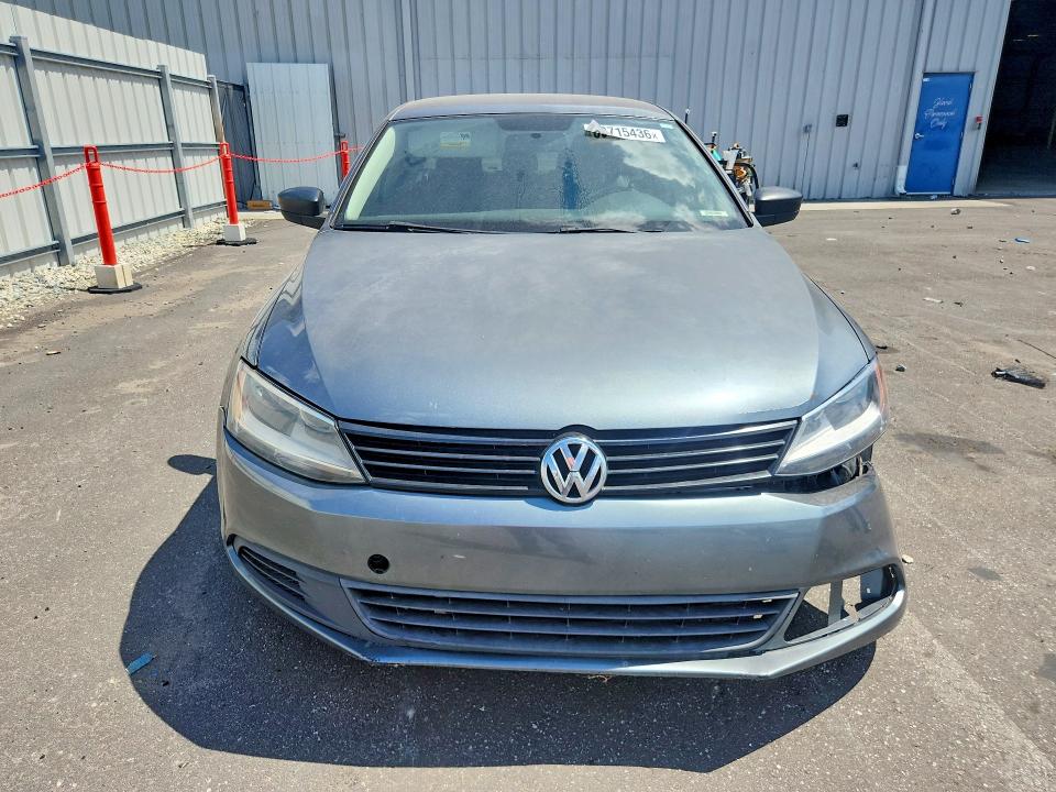 60715436 :رقم المزاد ، 3VWD17AJXFM251111 vin ، 2015 Volkswagen Jetta مزاد بيع