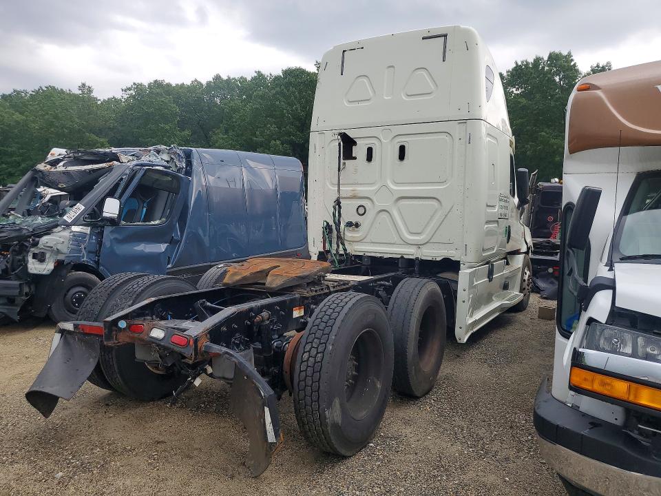 60766966 :رقم المزاد ، 3AKJHHDR7JSKC8414 vin ، 2018 Freightliner Cascadia مزاد بيع