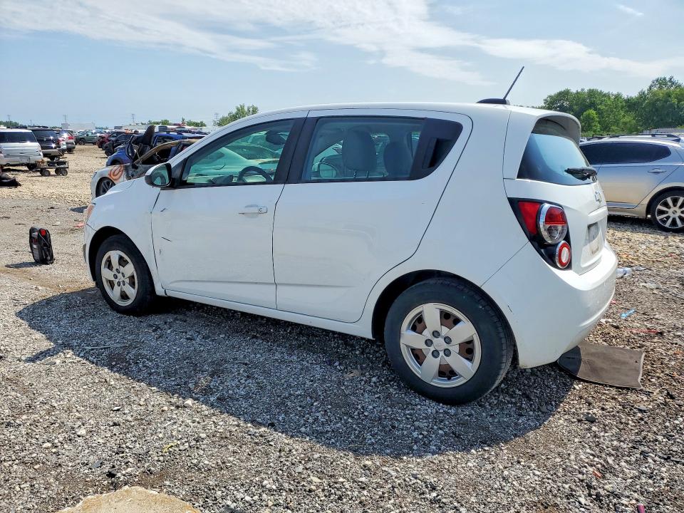 60477556 :رقم المزاد ، 1G1JA6SH8F4198005 vin ، 2015 Chevrolet Sonic مزاد بيع