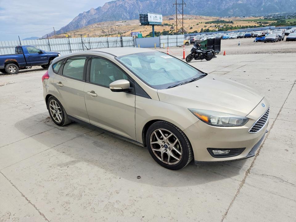 61066746 :رقم المزاد ، 1FADP3K21FL283129 vin ، 2015 Ford Focus مزاد بيع