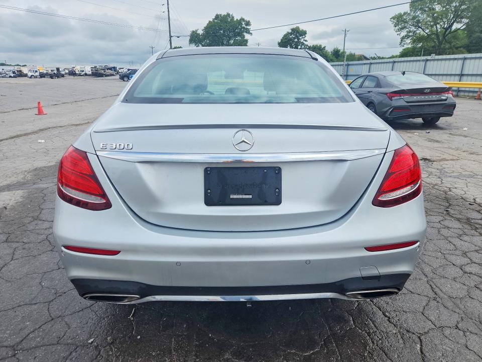 61817736 :رقم المزاد ، WDDZF4JB7HA045722 vin ، 2017 Mercedes-benz E مزاد بيع