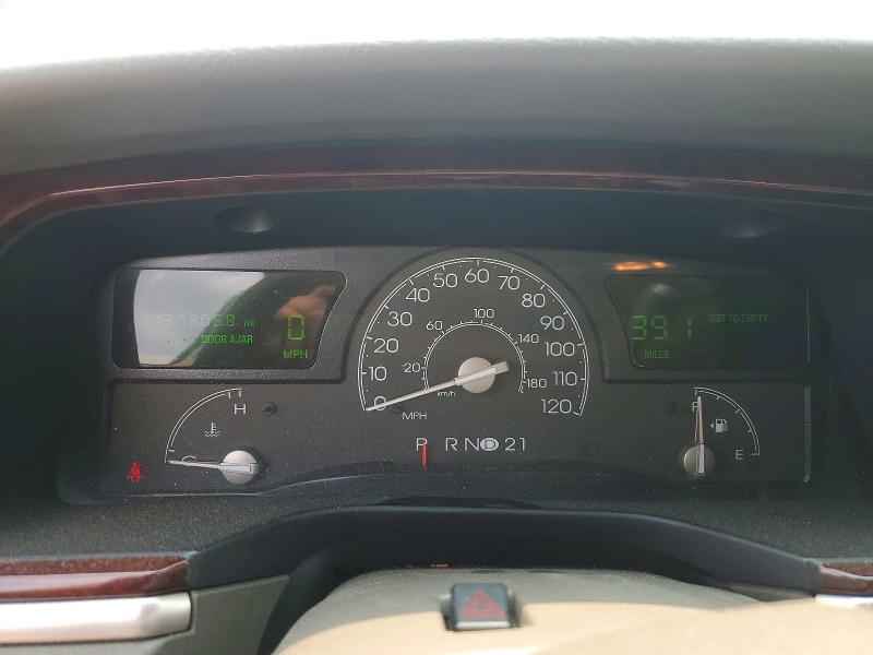 Aukcja sprzedaży 2005 Lincoln Town Car, vin: 1LNHM81W05Y606427, numer aukcji: 61200036
