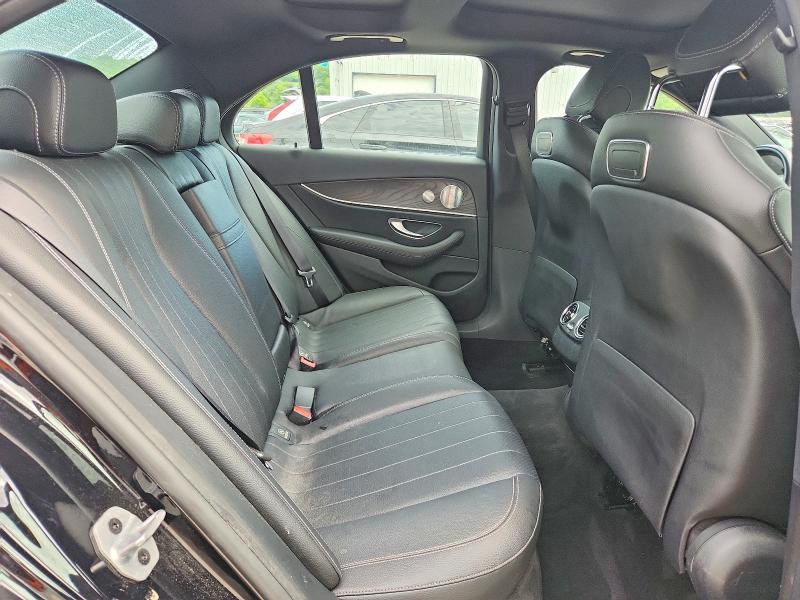 60272956 :رقم المزاد ، WDDZF4KB4JA472019 vin ، 2018 Mercedes-benz E مزاد بيع