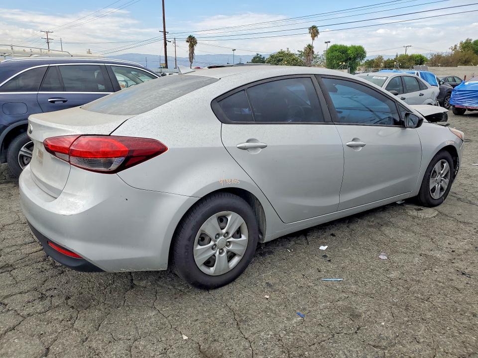 2017 Kia Forte მანქანა იყიდება აუქციონზე, vin: 3KPFL4A70HE098731, აუქციონის ნომერი: 61209796