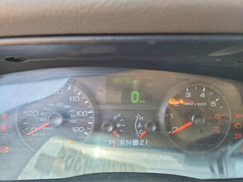 2007 Ford Crown Victoria მანქანა იყიდება აუქციონზე, vin: 2FAFP74V17X145828, აუქციონის ნომერი: 60793936