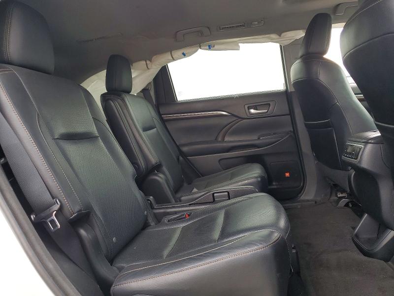 61115756 :رقم المزاد ، 5TDYKRFH7GS141282 vin ، 2016 Toyota Highlander مزاد بيع