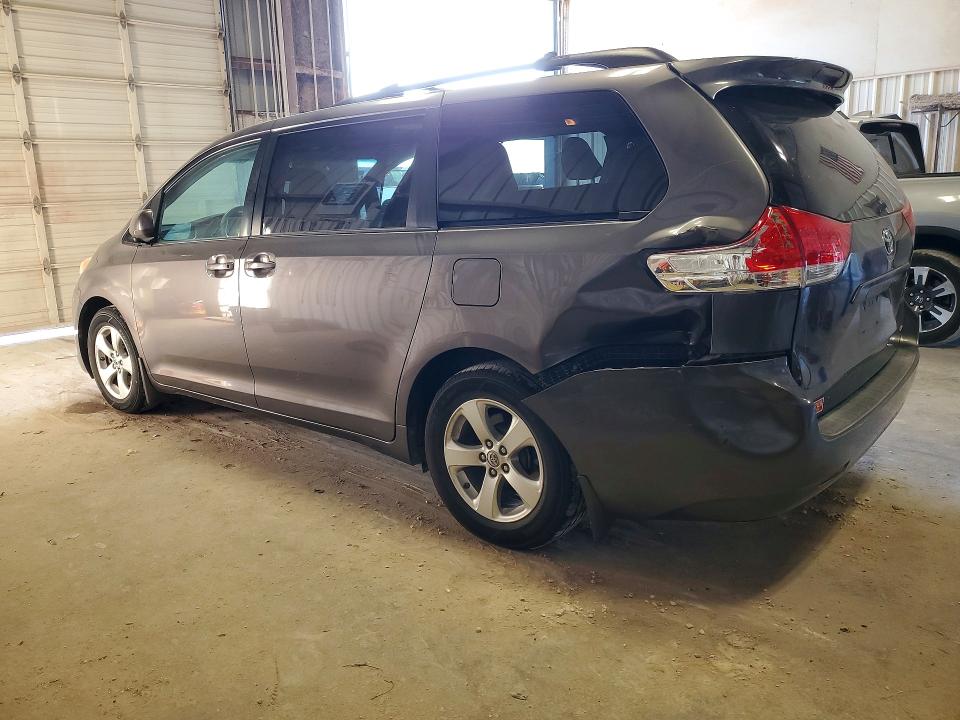 2014 Toyota Sienna მანქანა იყიდება აუქციონზე, vin: 5TDKK3DCXES484028, აუქციონის ნომერი: 62810316