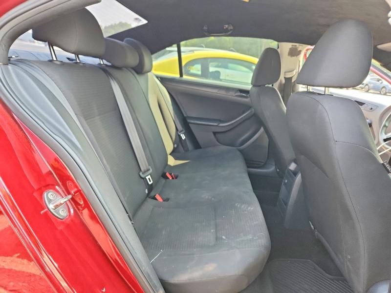 61135036 :رقم المزاد ، 3VW267AJ6GM282611 vin ، 2016 Volkswagen Jetta مزاد بيع