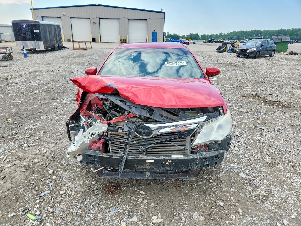 60249936 :رقم المزاد ، 4T1BF1FK1EU864069 vin ، 2014 Toyota Camry مزاد بيع