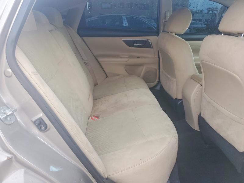 Продажа на аукционе авто 2015 Nissan Altima, vin: 1N4AL3AP6FN891325, номер лота: 61619016